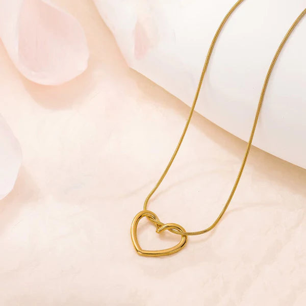 Gold-Plated Anti Tarnish Heart Themed Pendant