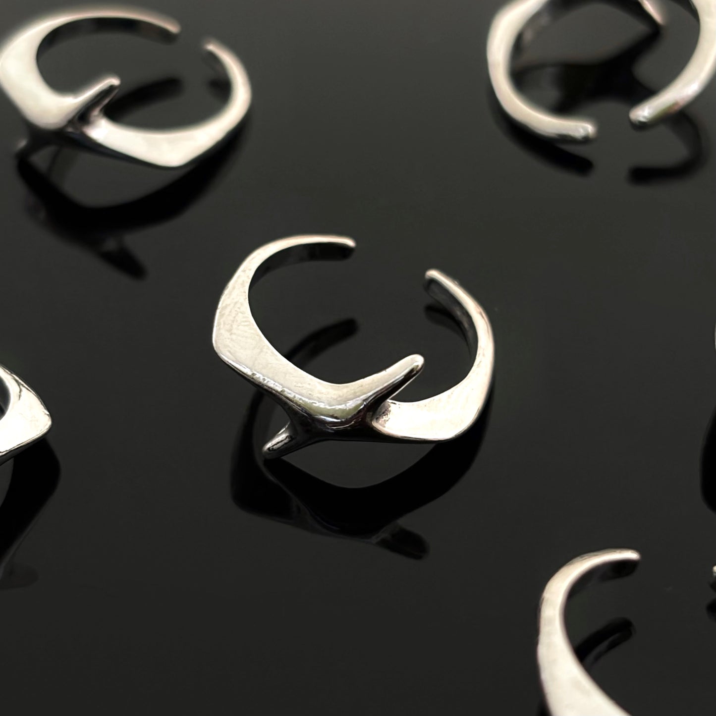 STAR SLASH ADJUSTABLE RING