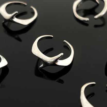 STAR SLASH ADJUSTABLE RING