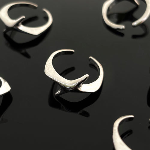 STAR SLASH ADJUSTABLE RING