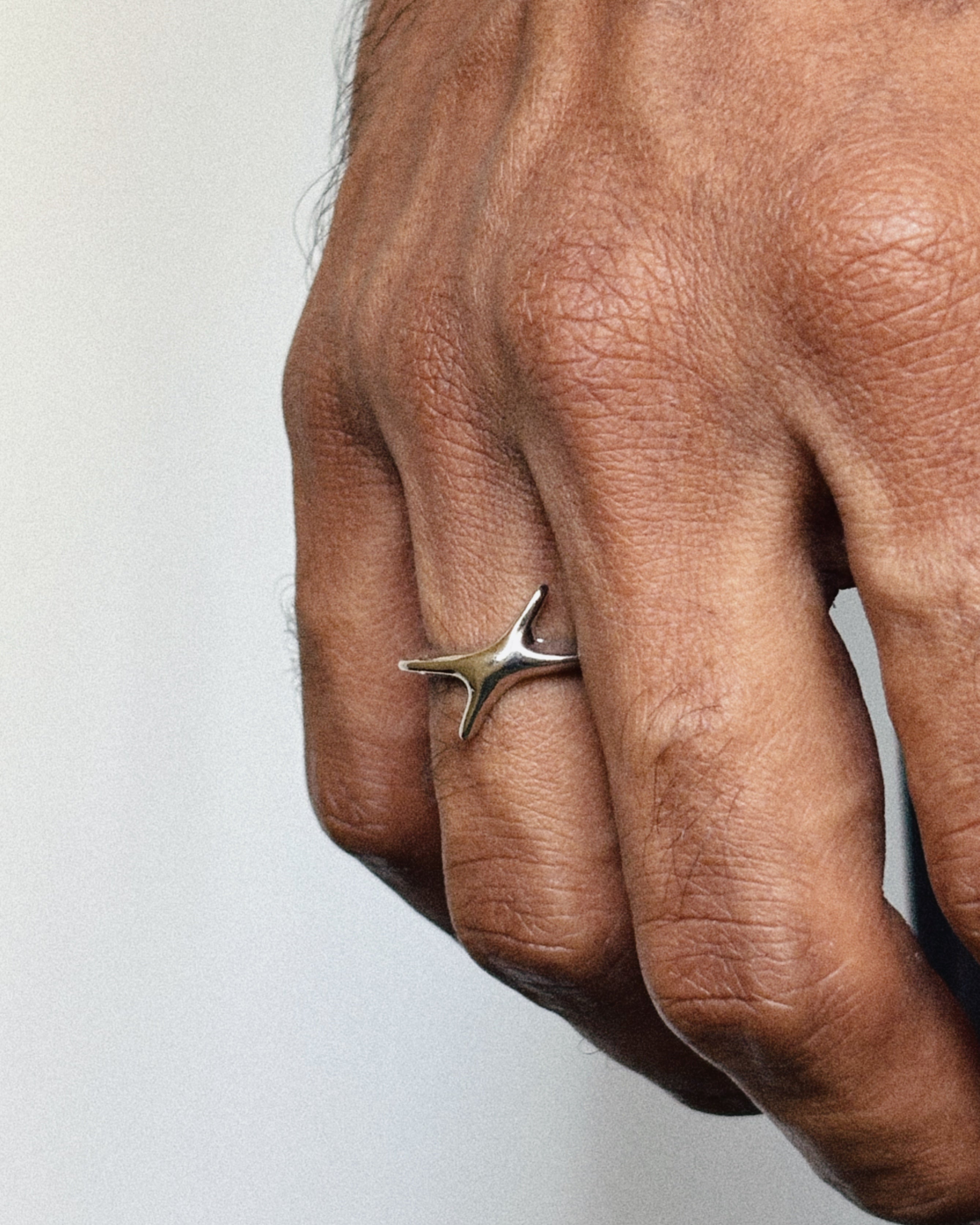 STAR SLASH ADJUSTABLE RING