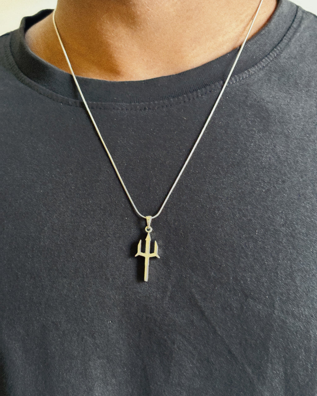 TRIDENT PENDANT