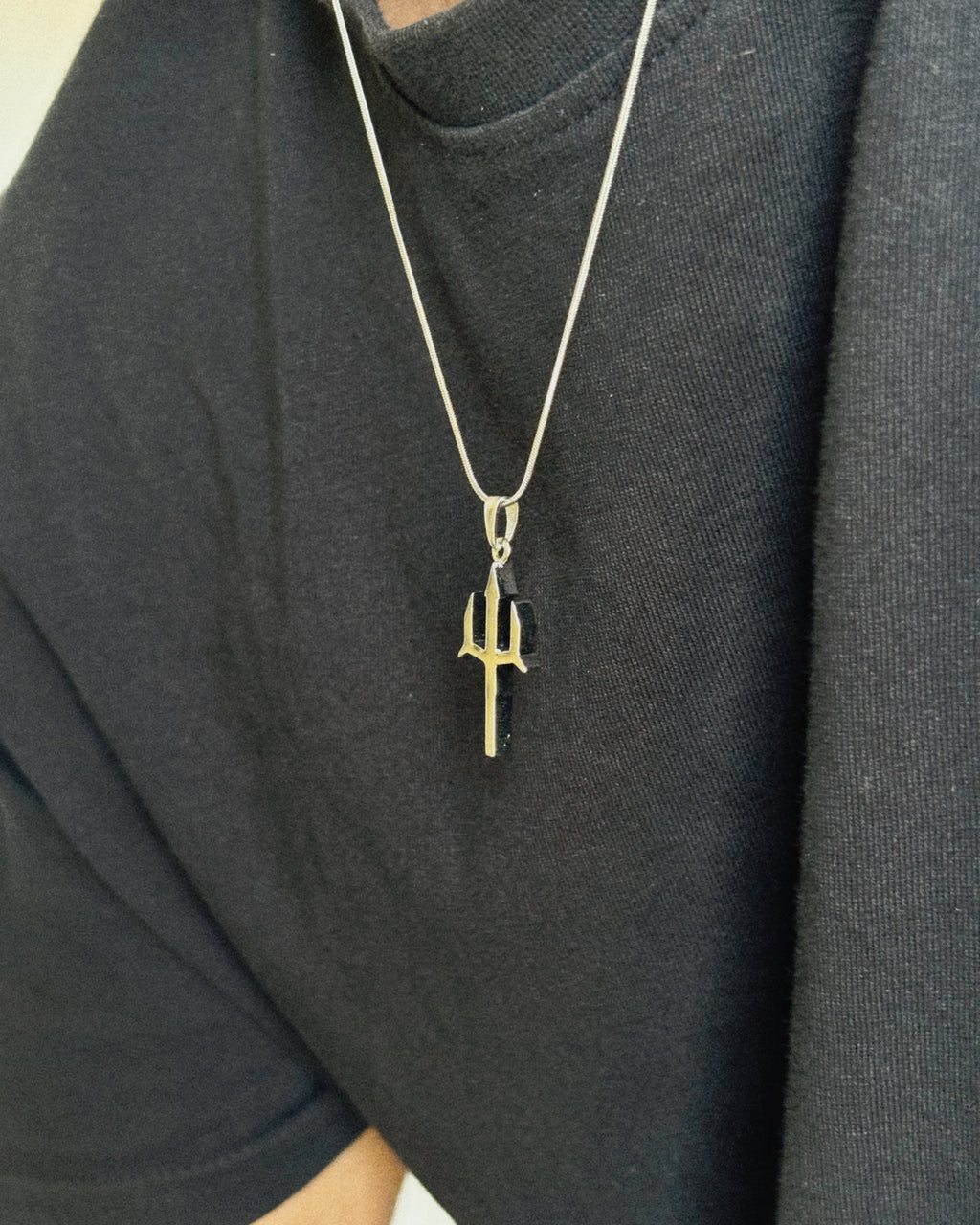 TRIDENT PENDANT