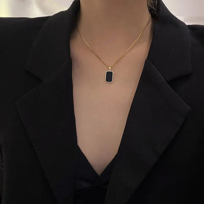 Stylish Metallic Western Black Pendant Necklace