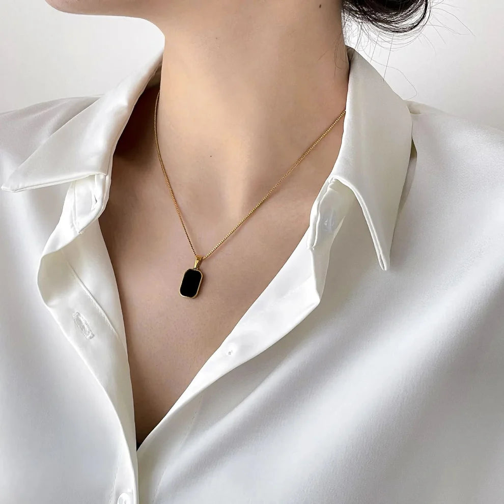 Stylish Metallic Western Black Pendant Necklace