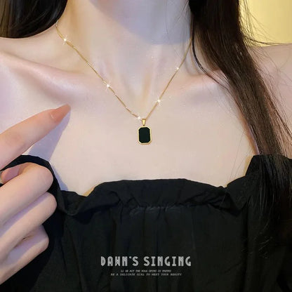 Stylish Metallic Western Black Pendant Necklace